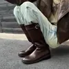 Botas de montar de estilo británico, piel de plena flor, corte recto, colección otoño/invierno 2026, tacón medio grueso, puntera redonda, con hebilla, piel genuina, botas altas largas para mujer