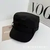 Sombrero Plano Negro Estilo Coreano para Primavera y Verano, Diseño de Nicho Versátil Inspirado en Celebridades, Circunferencia de Cabeza Grande, Sombrero de Equitación Adelgazante