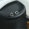 Coleção de Brincos Lisos de Prata para Estudantes, Brincos Versáteis da Moda, Atacado de Inverno, Estilo Ins Argola de Prata Laço