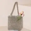 Moderna Bolsa Nueva de Verano con Lentejuelas Plateadas y Perlas Estilo Celebridad de Internet Cuadrada Tejida Hueca Bolso de Playa Vacaciones