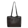 Bolsa Grande Capacidade Transfronteiriça Feminina Outono 2026 Nova Versátil Moda Bolsa de Ombro Único Tendência para o Trabalho Retro Casual Tote