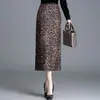 Saia justa da moda para mulheres, novidade outono 2026 cintura alta emagrecedora estampa de leopardo saia lápis com fenda, saia elegante de comprimento médio