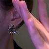 Aretes de Mariposa de Diamantes Negros Completos Dulces Cool Diseño de Moda Sentido de Lujo Ligero Aretes de Alto Sentido Elegantes Aretes de Celebridad de Internet