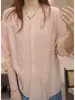 Camisa bordada estilo francês em Tencel, com caimento solto, decote V, modelagem que afina, manga 3/4, novo modelo 2026, para mulheres. Top versátil.
