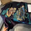 Fabricante Mayorista de Popular Bufanda Cuadrada de Imitación Seda con Estampado Floral 90, Versátil, Clásica, de Sarga, para Cabeza, de Ruiyun Comercio Exterior