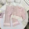 2026 Conjunto Doce e Fofo com Laço para Meninas Estilo Coreano Primavera e Outono Novo Conjunto de Top com Saia Vazada para Bebê Menina