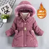 Jaqueta feminina acolchoada de algodão de comprimento médio, forrada com fleece e espessa, estilosa e moderna, casaco de algodão acolchoado da moda para o inverno, novo modelo de exportação