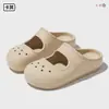 2026 Novo Estilo Mary Jane Sandálias de Praia Moda Verão para Exterior Sapatos Femininos Tamancos Vazados de Solado Grosso Sandálias Meio Passo