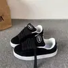 Novos Sapatos Retro Pretos Estilo Pão para Mulheres, Design de Nicho Chique, Tênis de Skate Tendência, Sapatos de Cano Baixo com Aparência de Alta Qualidade para Mulheres