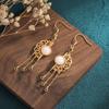 Pendientes de borlas con forma de abanico hueco estilo palacio con incrustaciones de jade hetiano de imitación, accesorios de cheongsam y hanfu de estilo chino.