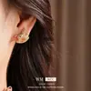 Pendientes de Poni Huecos con Incrustaciones de Diamantes Ultra Brillantes de Aguja Plateada, Lujo Ligero, Gama Alta, Pendientes de Botón Exquisitos con un Diseño Único, Pendientes Versátiles de Nicho