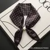 Nuevo pañuelo de seda largo pequeño vintage con hebilla de perla magnética para mujer, elegante y con estilo, bufanda de cuello con lazo, moderna y versátil