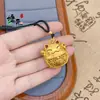 Tienda de Oro Mismo Estilo Esmalte de Alta Calidad Hueco Colgante de Gato de la Suerte Accesorio DIY Colgante para Llavero Accesorio Antiguo