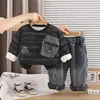 Conjunto de Moletom Forrado com Lã para Meninos de Comércio Exterior Manga Longa 2026 Outono/Inverno Novo Estiloso para Bebê Espesso Casual Moletom Conjunto de Duas Peças Tendência