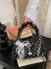 2026 Nuevo Modelo Bolsa Suave y Ligera de Puntos Ola de Nube para Mujer, Estilo Coreano Nicho de Alto Valor Casual Simple Bolso de Hombro o Axila