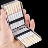 Caja de Cigarrillos Retro de Tres Aperturas Paquete de 14 Metal Grueso Soporte para Cigarrillos Retro Creativo Relieve Europeo Caja de Incienso Portátil Antiaplastamiento
