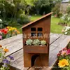 Produtos Novos Transfronteiriços Europeus e Americanos Castelo Antigo Casa com Telhado Inclinado Enferrujado Vasos de Flores Enfeites Recorte de Ferro Casa de Natal Mesa de Casa