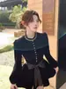 El popular vestido de terciopelo negro y dorado de este año 2026 Otoño/Invierno Nuevo Estilo Vestido Corto de Joven de Familia Rica Ropa para Mujer