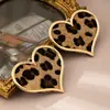 Moda Femenina Retro de Moda Chica Popular Estampado de Leopardo Otoño e Invierno Personalizados Corazón de Melocotón Versátiles Pendientes