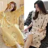 Nova camisola de manga comprida até o joelho para primavera, outono e inverno, estilo coreano, tamanho grande, corte solto, pode ser usada fora de casa, roupa de casa feminina