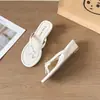 Novas Sandálias de Verão com Salto Anabela de 5cm~ Tapa-dedos Femininos Estilo Francês com Laço Redutor de Idade para Uso Externo