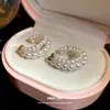 Clip de oreja de tres capas vintage estilo francés con cuentas de perlas, moderno y exquisito, clip para cartílago sin perforación, sensación de lujo ligero y alta gama, pendientes de mujer
