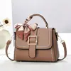Fabricante de Bolsos Cruzados de un Solo Hombro Versátiles de Alta Gama, Bolso de Mano de Gran Capacidad, Bolso de Moda Trendy para Mujer, Bolso para Madre de Mediana Edad