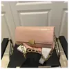 Bolsas al por mayor transfronterizas con patrón de cocodrilo para mujer 2026 Nuevo estilo coreano Bolso de mano texturizado de moda Bolso de cadena Bolso de hombro para axila