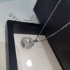 Collar de bolso cuadrado de princesa para mujer de alta gama, lujo ligero, exquisito, diamante súper brillante cuadrado de circonita, cadena de clavícula para uso diario, mayoreo