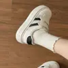 Zapatillas blancas de suela gruesa para mujer para verano, zapatos transpirables y que no dan calor, nuevas zapatillas de malla para mujer 2026 para combinar con faldas, zapatillas casuales