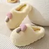 Pantuflas de Algodón para Hombre 2026 Invierno Nuevo Estilo Interior Hogar Cálido Cubierta de Talón Antideslizante Exterior de Felpa Zapatos de Algodón para Mujer