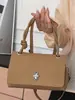 Bolso de Mano Shuai Mijia 2026 Primavera Nuevo con Patrón de Lichi Suave, Bolso Cuadrado Pequeño Estético de Alto Valor Único para Llevar en la Mano para Viajes Diarios