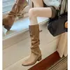 Botas de caballero nuevas para otoño e invierno con tacón grueso retro, versión coreana 2026, botas largas plisadas que aumentan la altura, adelgazantes para personas menudas