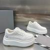Ancora Sapatos Brancos de Plataforma Vermelha Outono 2024 Couro Sola Grossa Aumentada Sola Macia Esportivos Casuais Sapatos de Skate