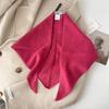 Exportado a Corea del Sur Dongdaemun Bufanda Triangular de Lana Tejida de Color Puro Bufanda Cálida para el Cuello de Otoño e Invierno Chal Pequeño para Mujer