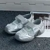 Sapatos Infantis Sandálias Esportivas Infantis 2026 Novo Verão Meninas Crianças Médias e Grandes Malha Respirável Sapatos de Malha Super Bonitos