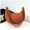 Bolsa de Mão Transfronteiriça Nova Moda Estilo Nicho para Sair, Bolsa Meia-Lua Chic Retrô, Bolsa de Ombro/Axila de Alto Valor para Mulheres