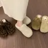 Sapatos femininos externos brancos e fofos, modelo outono/inverno 2026, mules fechados sem cadarço, pantufas de algodão quentes e felpudas