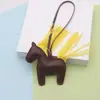 Novo Pingente de Pônei com Franja Grande, Ano do Cavalo Couro Criativo Cavalo Galopante Acessório de Pingente para Bolsa de Celular Atacado