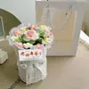 Regalo del Día del Maestro para maestros: ramo pequeño perfumado tejido, flores de pompón de hilo hechas a mano, regalo de cumpleaños para mamá