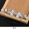 Hebilla de Disco Estilo Chino con Acabado Satinado Retro, Adornada con Perlas de Jade y Hebilla de Mariposa, Adecuada para Decoración de Hanfu y Qipao, Fácil de Coser Sin Tejer