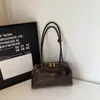 Bolso Casual Gran Capacidad Bolso de Axila para Mujer Bolso de Hombro Simple Retro Moderno Bolso Almohada para Viajero Comercio Exterior Transfronterizo