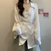 Camisa Acetato Cetim Decote V 2026 Luxo Leve para Mulheres, Temporada de Primavera, Tamanho Grande, Elegante com Cinto, Cintura Marcada, Top Casual que Esconde a Barriga