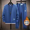 Sudadera gruesa de gran tamaño con forro polar y estampado de gofres para otoño e invierno, conjunto casual deportivo versátil de dos piezas para hombre en color liso