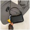 Bolso Pequeño de Alta Gama y Elegante para Mujer 2025 Nuevo Verano Versátil Bolso Cruzado Bolso de Mano Moderno Súper Popular Bolso Tote Pequeño