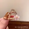 Pinza de Garra Pequeña Perla Flor Rosa Seleccionada Cuidadosamente Pinza de Tiburón para Moño o Medio Recogido Trasero de la Cabeza Accesorios Elegantes para el Cabello Mujer Primavera Verano