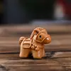 Tuya Dibujos Animados Zodiaco Chino Mango de Mano Colgante de Madera Tallada Artesanía Cultural de Juego Puesto de Punto Escénico Adornos de Madera Maciza de Venta Caliente