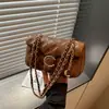 Bolso cuadrado pequeño de cadena gruesa acolchado de PU con cierre de pinza metálico vintage estilo francés para mujer, bolso de hombro y bandolera de moda de alta gama para el día a día