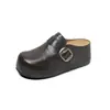 Sandálias femininas estilo Birkenstock com aumento interno de altura em couro legítimo retrô, nova coleção outono 2026, projetadas para mulheres baixinhas, sandálias fechadas sem cadarço