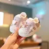 Zapatos para bebés y niños pequeños para niñas, zapatos blancos nuevos para primavera y otoño para niños de 1 a 3 años, zapatillas infantiles de suela blanda con puntera de concha